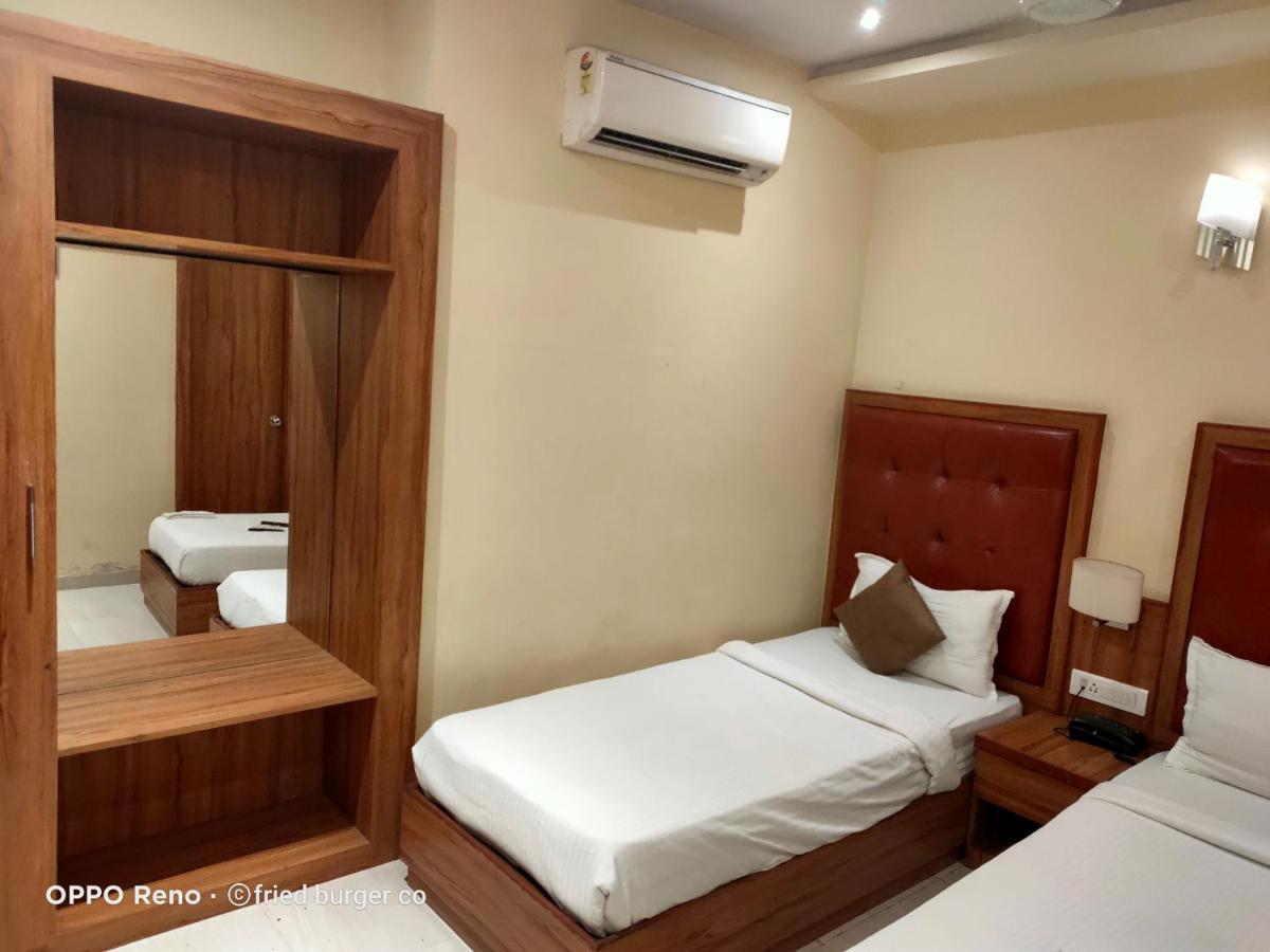 Aster Hotel Near Mumbai Airport Eksteriør bilde